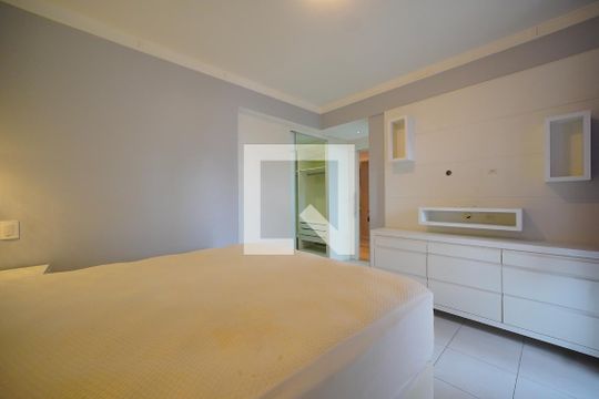 Suíte de apartamento para alugar com 3 quartos, 139m² em Campinas, São José