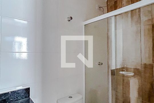 Banheiro de apartamento para alugar com 1 quarto, 30m² em Vila Carrão, São Paulo