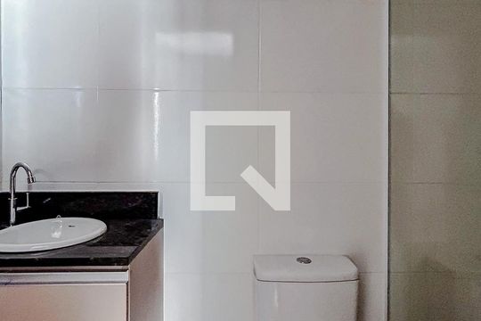 Banheiro de apartamento para alugar com 1 quarto, 30m² em Vila Carrão, São Paulo