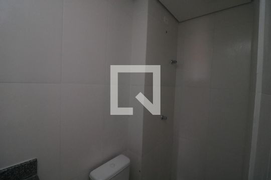Banheiro de kitnet/studio à venda com 1 quarto, 27m² em Vila Alpina, São Paulo