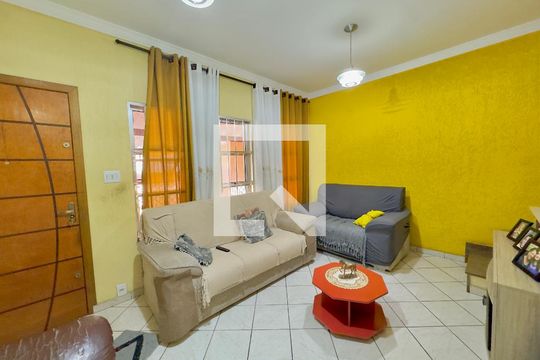 Sala 1 de casa à venda com 6 quartos, 223m² em Jardim Leda, Guarulhos