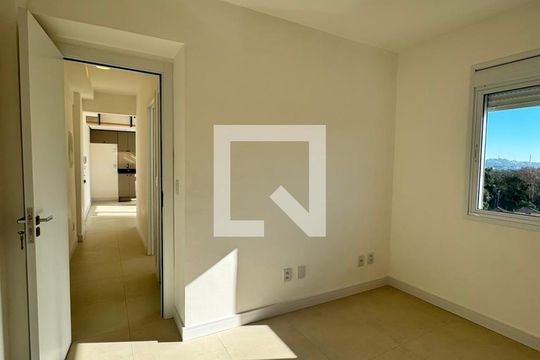 Quarto de apartamento à venda com 2 quartos, 56m² em Cavalhada, Porto Alegre