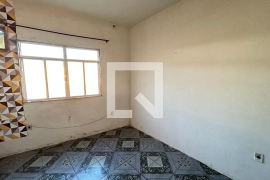 Casa para alugar com 2 quartos, 160m² em Rocha Miranda, Rio de Janeiro