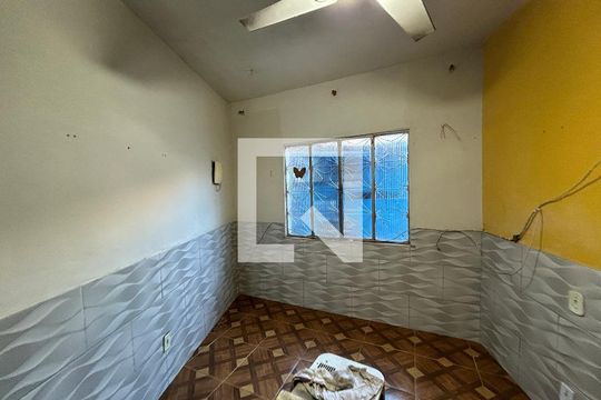 Casa para alugar com 2 quartos, 160m² em Rocha Miranda, Rio de Janeiro