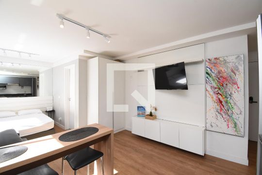 Kitnet/Studio para alugar com 1 quarto, 31m² em Centro, Curitiba