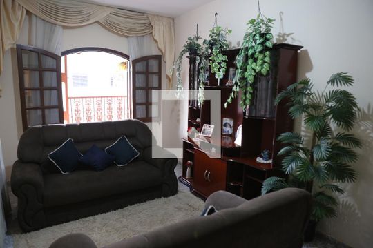 Casa à venda com 4 quartos, 390m² em Lindéia, Contagem