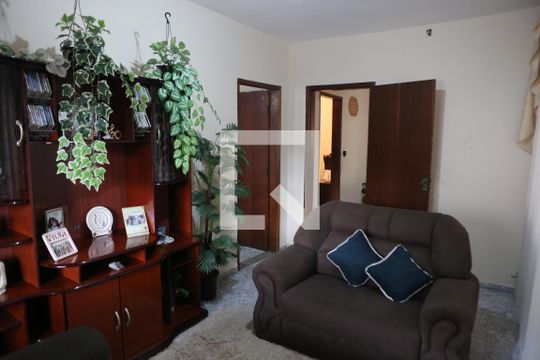 Casa à venda com 4 quartos, 390m² em Lindéia, Contagem