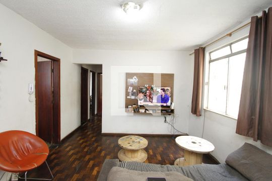 Apartamento à venda com 3 quartos, 50m² em Madre Gertrudes, Belo Horizonte