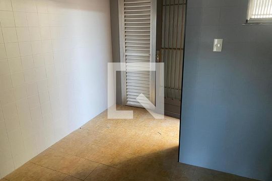 Sala de casa para alugar com 2 quartos, 60m² em Centro, Nova Iguaçu