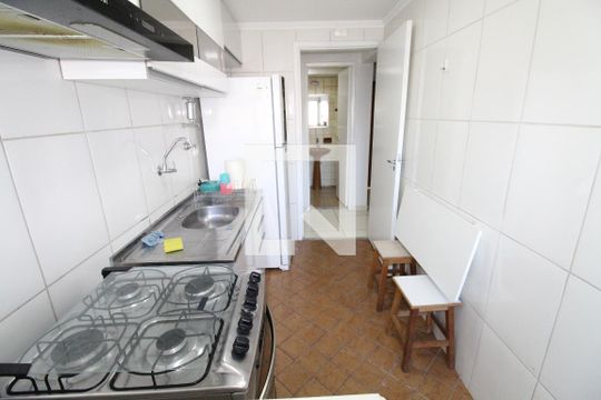 Cozinha de apartamento para alugar com 1 quarto, 42m² em Jardim Vale Paraiso, São José dos Campos