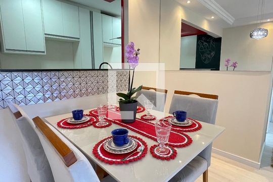 Sala de apartamento à venda com 3 quartos, 60m² em Conjunto Promorar Raposo Tavares, São Paulo