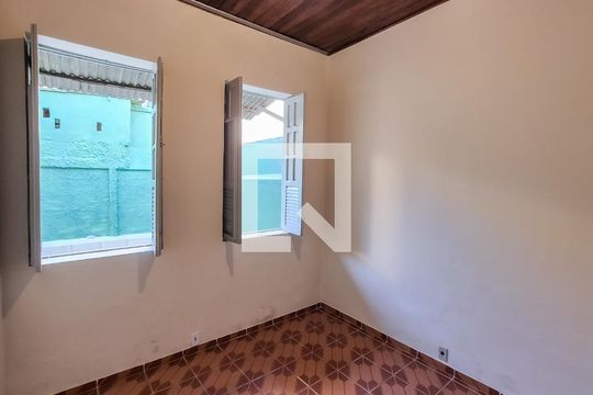 Casa à venda com 2 quartos, 112m² em Vaz Lobo, Rio de Janeiro