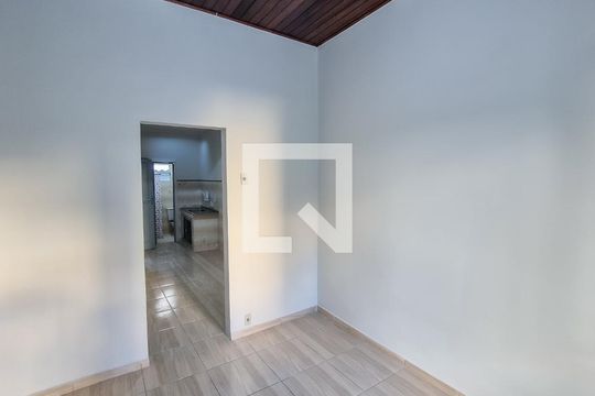 Casa à venda com 2 quartos, 112m² em Vaz Lobo, Rio de Janeiro