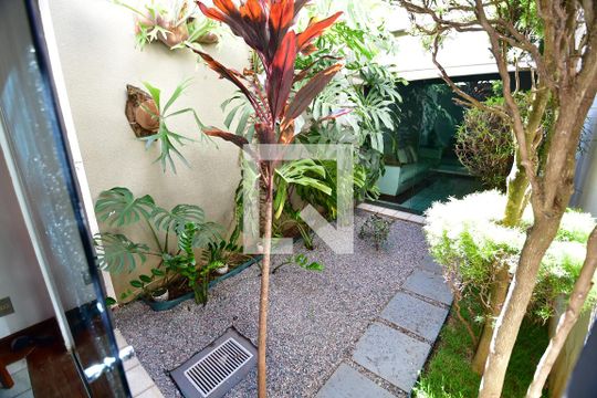 Jardim de casa à venda com 4 quartos, 300m² em Jardim Chapadão, Campinas