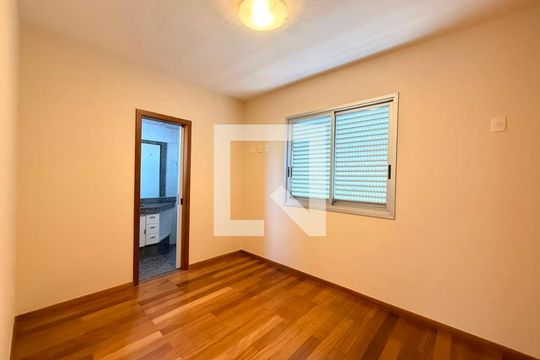 Suite de apartamento para alugar com 2 quartos, 71m² em Santa Efigênia, Belo Horizonte