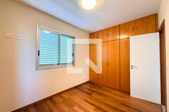 Suite de apartamento para alugar com 2 quartos, 71m² em Santa Efigênia, Belo Horizonte