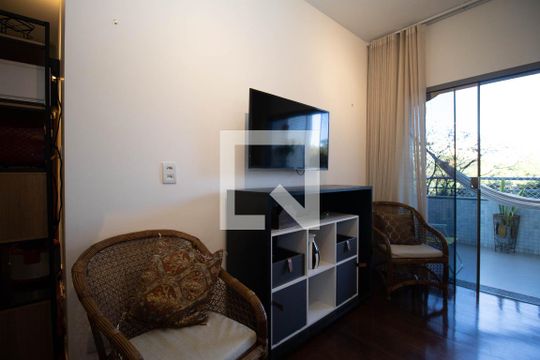 Sala de apartamento para alugar com 2 quartos, 87m² em Sqn 111, Brasília