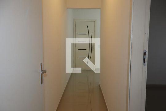 Corredor de apartamento para alugar com 1 quarto, 55m² em Jardim Guairaca, São Paulo