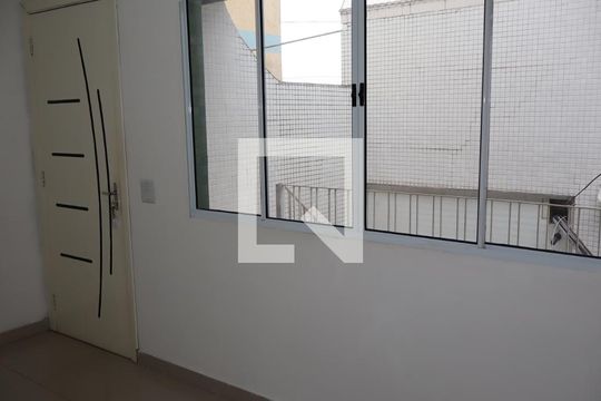 Sala de apartamento para alugar com 1 quarto, 55m² em Jardim Guairaca, São Paulo