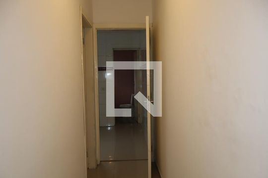 Corredor de apartamento para alugar com 1 quarto, 55m² em Jardim Guairaca, São Paulo
