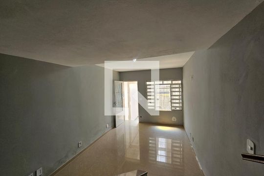 Sala de casa à venda com 2 quartos, 93m² em Vila Isa, São Paulo