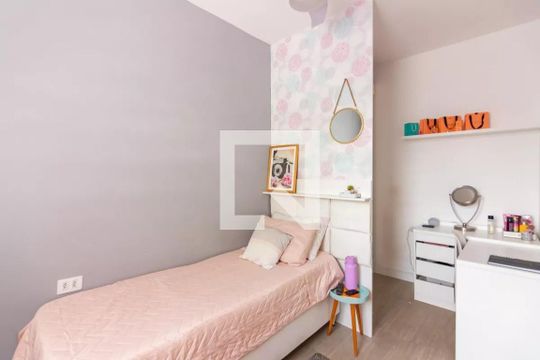Quarto de casa à venda com 3 quartos, 250m² em Baronesa, Osasco