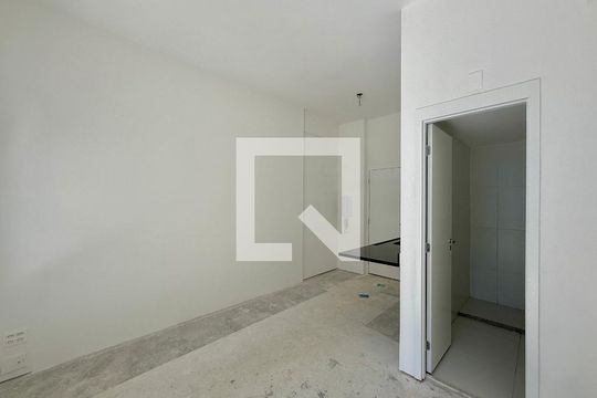 Quarto de kitnet/studio à venda com 1 quarto, 25m² em Itaim Bibi, São Paulo