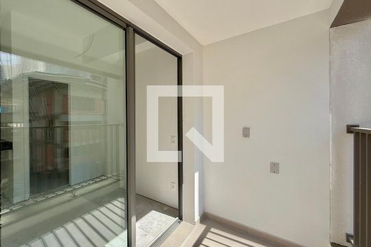 Sacada de kitnet/studio à venda com 1 quarto, 25m² em Itaim Bibi, São Paulo