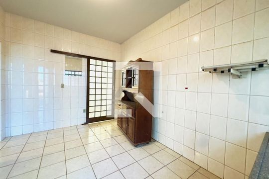 Cozinha de casa para alugar com 2 quartos, 70m² em Jardim do Sol, Campinas