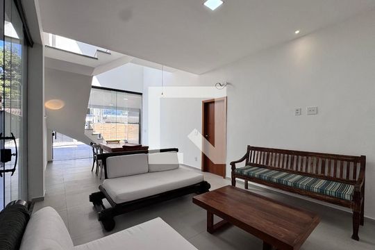 Sala de casa de condomínio para alugar com 3 quartos, 227m² em Vargem Pequena, Rio de Janeiro