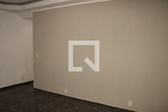 Casa para alugar com 2 quartos, 200m² em Jardim Guairaca, São Paulo