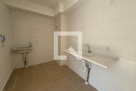Cozinha e Área de Serviço de apartamento para alugar com 2 quartos, 40m² em Jardim Boa Vista (zona Oeste), Osasco
