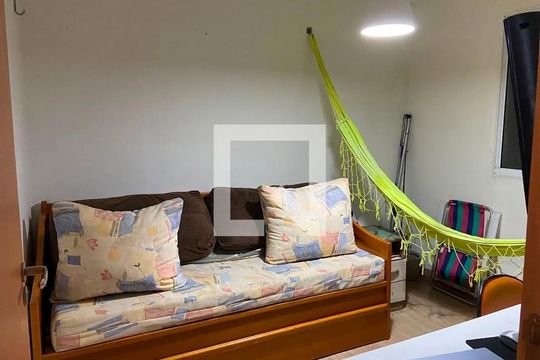 Quarto de apartamento para alugar com 2 quartos, 44m² em São José, Canoas