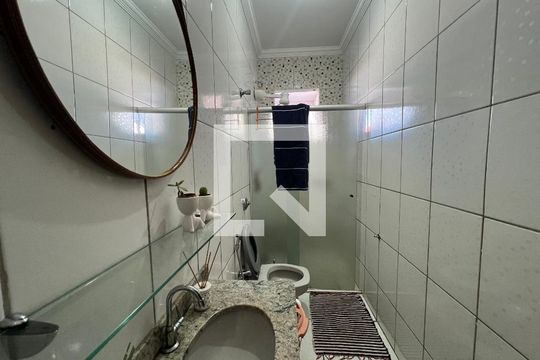 Banheiro Social de casa à venda com 4 quartos, 360m² em Parque Xangri-lá, Contagem