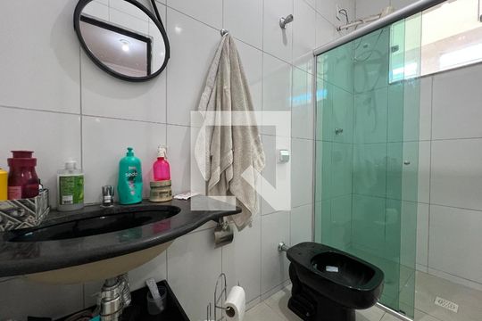 Banheiro Social de casa à venda com 4 quartos, 360m² em Parque Xangri-lá, Contagem