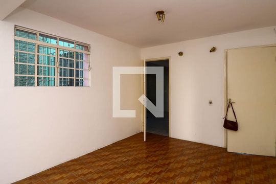Copa de casa para alugar com 4 quartos, 200m² em Jardim Amalia, São Paulo