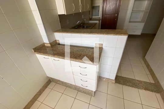 Cozinha de apartamento para alugar com 4 quartos, 310m² em Osvaldo, Uberlândia