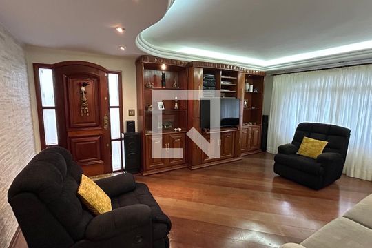 Sala de casa à venda com 4 quartos, 248m² em Cidade Ademar, São Paulo
