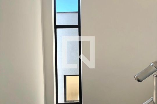 Escada de casa de condomínio à venda com 3 quartos, 168m² em Chácara Primavera, Campinas