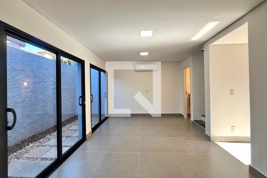 Sala de casa de condomínio para alugar com 3 quartos, 168m² em Chácara Primavera, Campinas