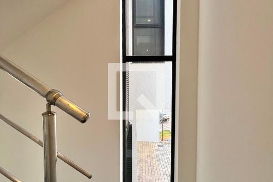 Escada de casa de condomínio à venda com 3 quartos, 168m² em Chácara Primavera, Campinas