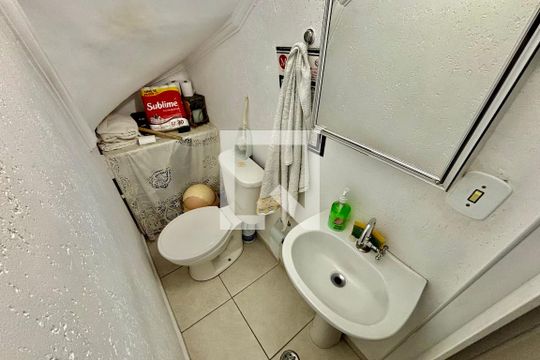 Banheiro  de casa à venda com 2 quartos, 100m² em Jardim Maringa, São Paulo