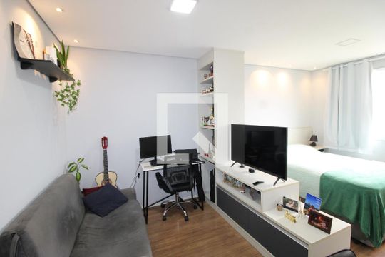 Sala de apartamento para alugar com 1 quarto, 24m² em Vila Campanela, São Paulo
