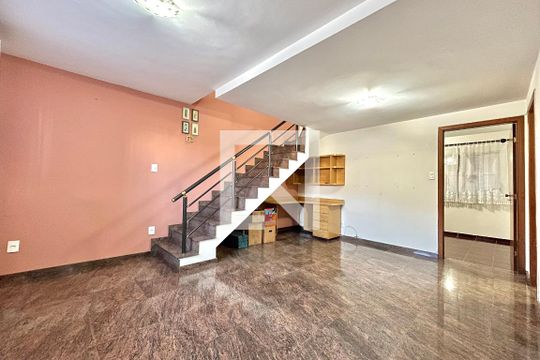 Sala de casa à venda com 3 quartos, 154m² em Jabaquara, São Paulo