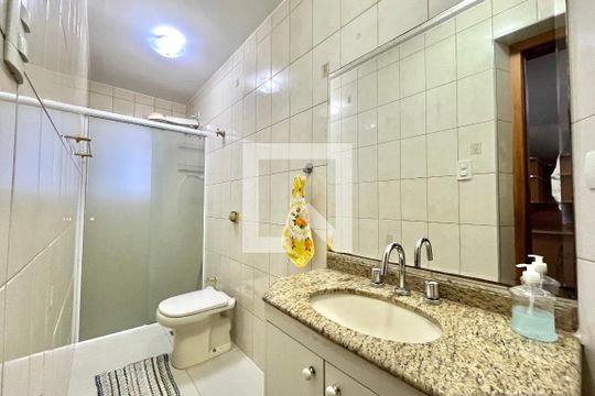 Banheiro Social de casa à venda com 3 quartos, 154m² em Jabaquara, São Paulo