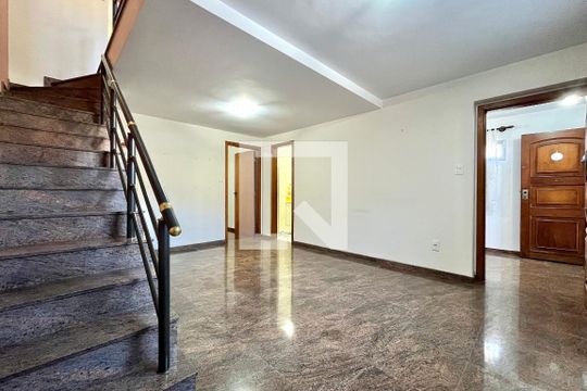 Sala de casa à venda com 3 quartos, 154m² em Jabaquara, São Paulo