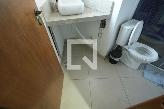 Banheiro da Suíte de casa à venda com 1 quarto, 60m² em Vila Gilda, Santo André