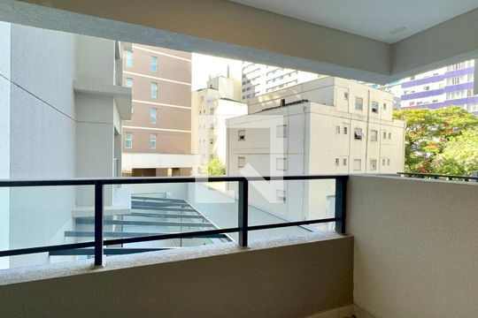 Varanda de kitnet/studio para alugar com 1 quarto, 28m² em Perdizes, São Paulo