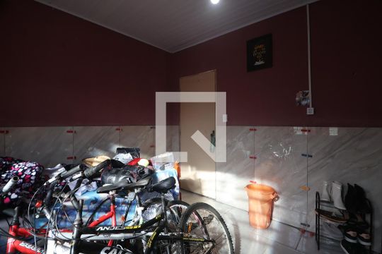 Quarto 2 de casa à venda com 3 quartos, 150m² em Guajuviras, Canoas