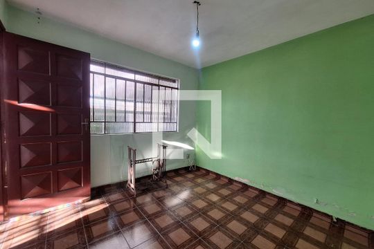 Sala  de casa à venda com 3 quartos, 200m² em Vila Guarani, Santo André